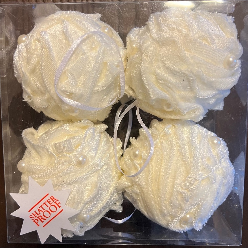 Christmas Ornaments 4-Pack Beautiful Blush